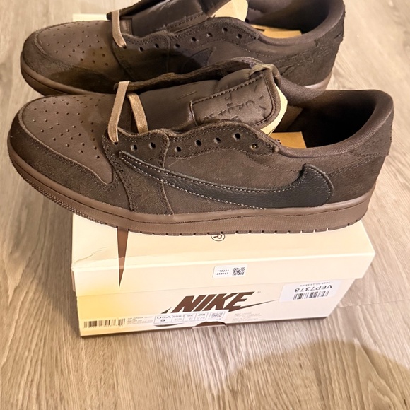 Brand New Travis Scott - Picture 2 of 6